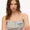 Athletic Essentials geborduurde cami-top met knoopjes