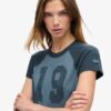 Athletic Essentials Raglan getailleerd T-shirt Athletic Essentials Raglan getailleerd T-shirt