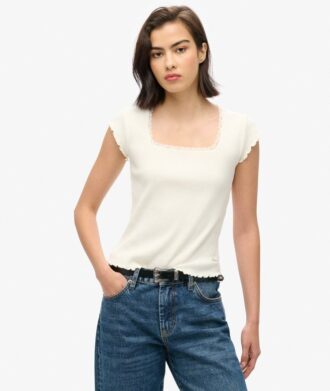 Athletic Essentials Top met vierkante hals
