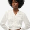 Blouse met lange mouwen, kanten rand en smockwerk Blouse met lange mouwen, kanten rand en smockwerk