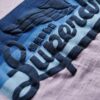 Cali T-shirt met gestreept logo
