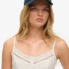 Cami-top met knoopsluiting en kant Cami-top met knoopsluiting en kant