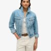 Denimjas met versieringen