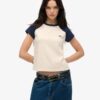 Essential Logo Raglan T-shirt van Organic Cotton Essential Logo Raglan T-shirt van Organic Cotton