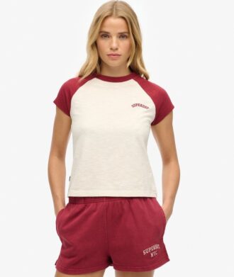 Essential Logo Raglan T-shirt van Organic Cotton