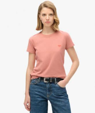 Essential Logo T-shirt met getailleerde pasvorm