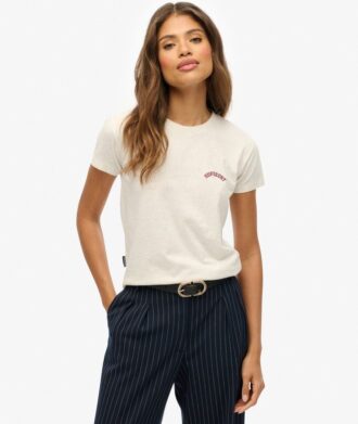 Essential Logo T-shirt met getailleerde pasvorm