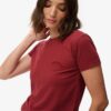 Essential Logo T-shirt met getailleerde pasvorm