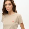 Essential Logo T-shirt met getailleerde pasvorm Essential Logo T-shirt met getailleerde pasvorm