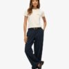 Essential Logo T-shirt met getailleerde pasvorm Essential Logo T-shirt met getailleerde pasvorm