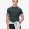 Essentieel gewassen T-shirt met zak