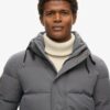 Everest kort pufferjack met capuchon Everest kort pufferjack met capuchon