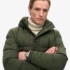 Everest kort pufferjack met capuchon