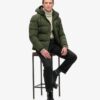 Everest kort pufferjack met capuchon