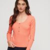 Henley-shirt met lange mouwen en ribboord Henley-shirt met lange mouwen en ribboord