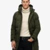 Hooded lange gewatteerde jas met capuchon Hooded lange gewatteerde jas met capuchon