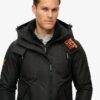 Hooded Mountain windjack met capuchon Hooded Mountain windjack met capuchon