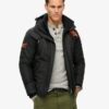 Hooded Mountain windjack met capuchon Hooded Mountain windjack met capuchon