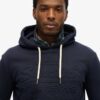 Hoodie met reliëfprint