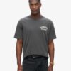 Losvallend T-shirt met tattoo-afbeelding op de rug Losvallend T-shirt met tattoo-afbeelding op de rug
