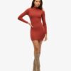 Mini-jurk met hoge hals en lange mouwen van jersey