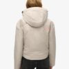 Sd-windjack met hood en borduursel Sd-windjack met hood en borduursel
