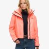 Sd-windjack met hood en borduursel Sd-windjack met hood en borduursel