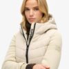 Storm Hybrid gewatteerde jas met capuchon Storm Hybrid gewatteerde jas met capuchon