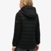 Storm Hybrid gewatteerde jas met capuchon Storm Hybrid gewatteerde jas met capuchon