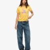Superdry X Komodo Ashram getailleerd T-shirt Superdry X Komodo Ashram getailleerd T-shirt