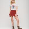 Superdry X Komodo Globetrotter getailleerd T-shirt Superdry X Komodo Globetrotter getailleerd T-shirt