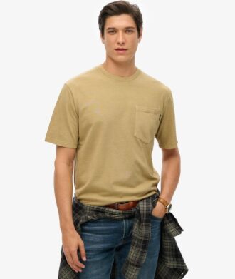 T-shirt met contrasterende stiksels op de zak