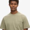 T-shirt met contrasterende stiksels op de zak