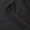 T-shirt met contrasterende stiksels op de zak
