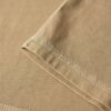 T-shirt met contrasterende stiksels op de zak