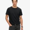T-shirt met ronde hals en korte mouwen in shorts