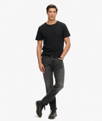 T-shirt met ronde hals en korte mouwen in shorts