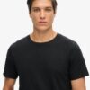T-shirt met ronde hals en korte mouwen in shorts