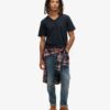 T-shirt met ruwe rand en V-hals