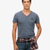 T-shirt met V-hals en Organic Cotton Essential-logo