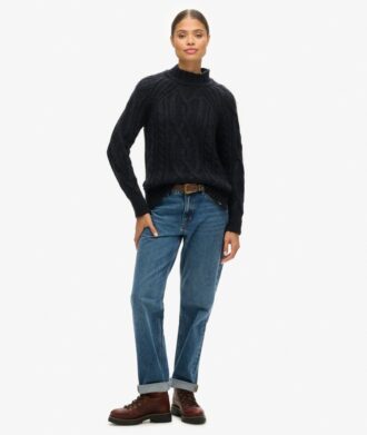 Trui met hoge hals en kabelpatroon uit gebreide kleding