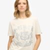 Varsity Relaxed T-shirt met versieringen Varsity Relaxed T-shirt met versieringen